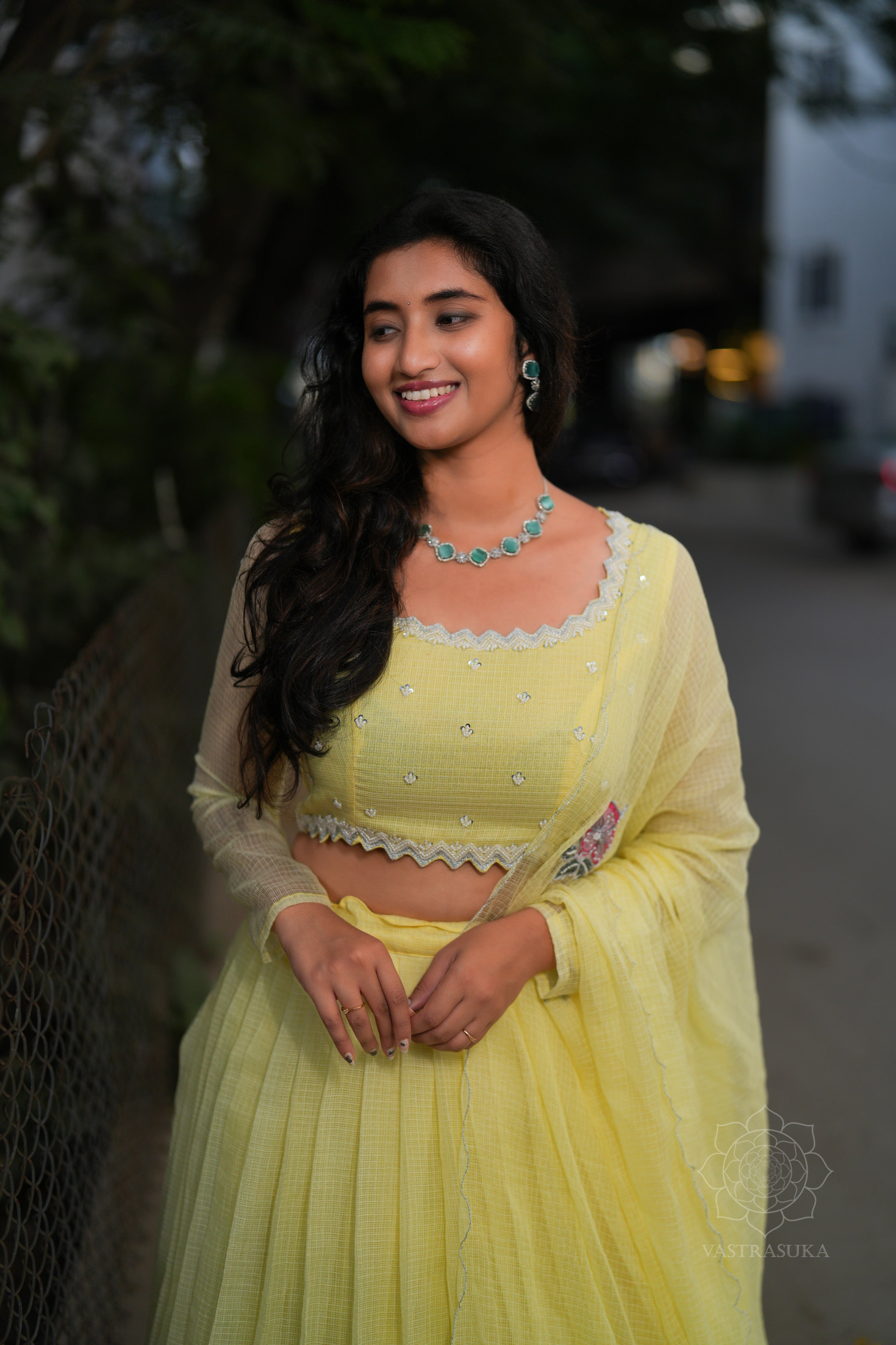 Mint yellow mandara