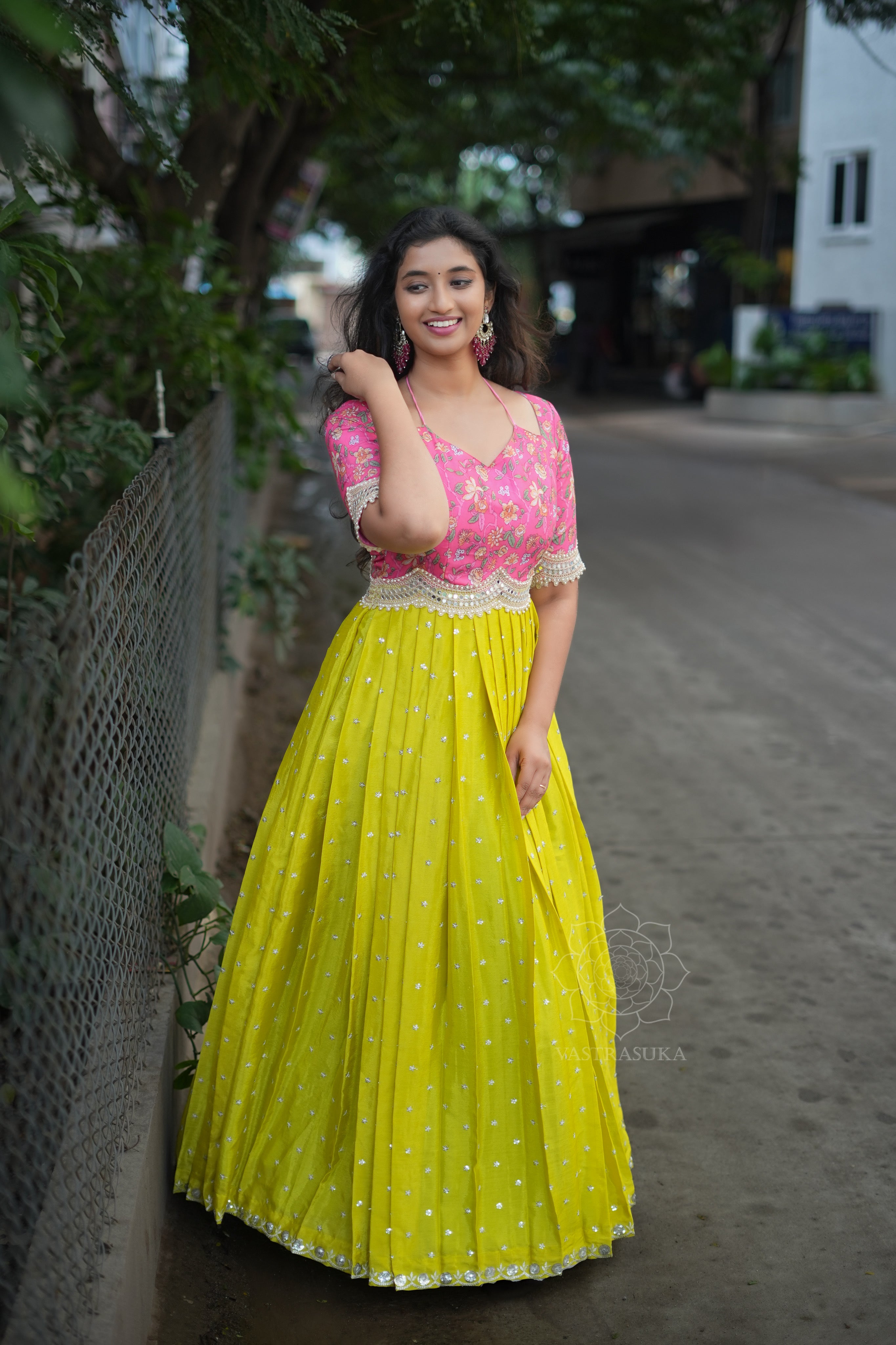 Olive pink pleated flora