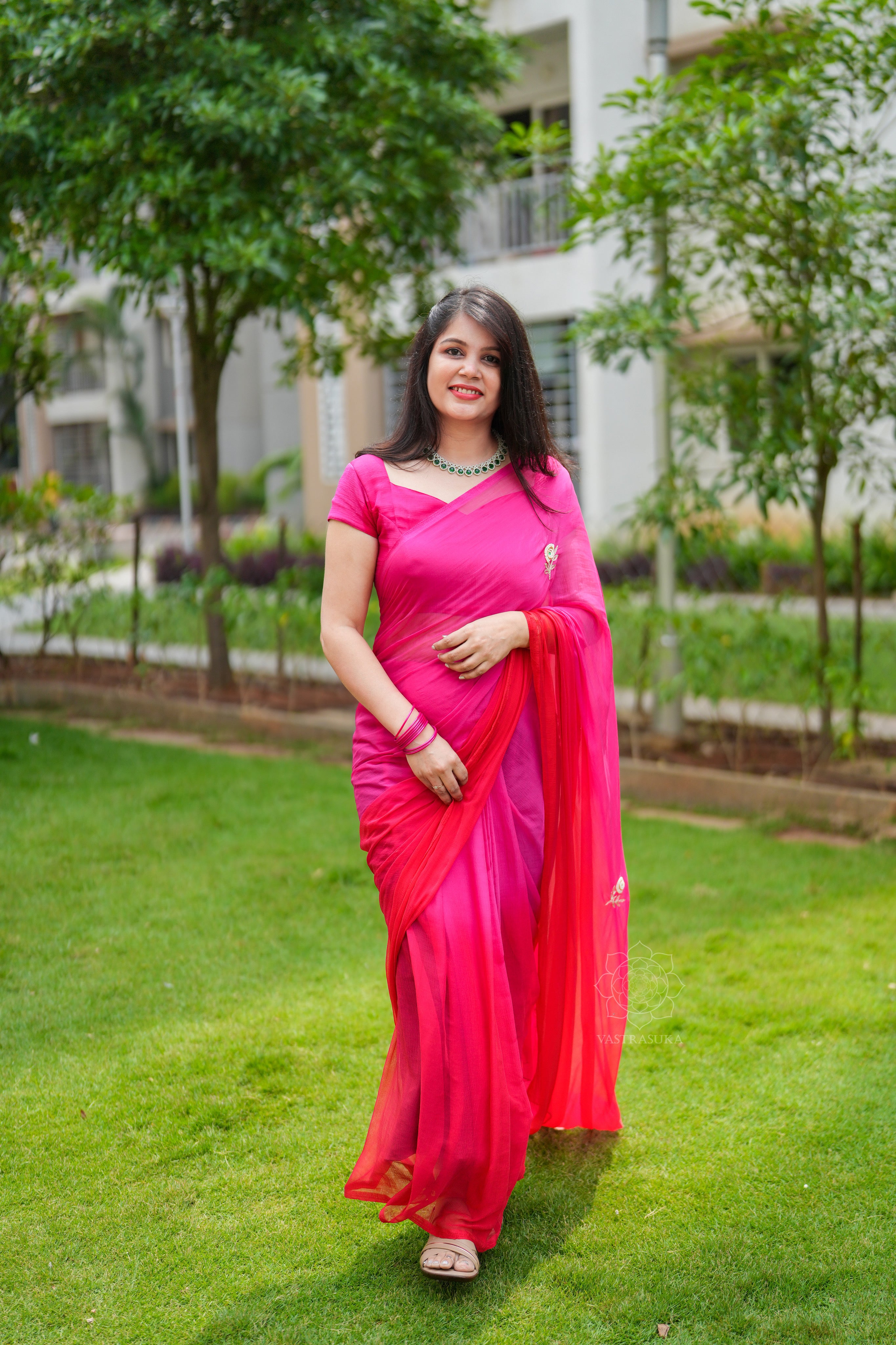 Red & pink ombré Chiffon Saree
