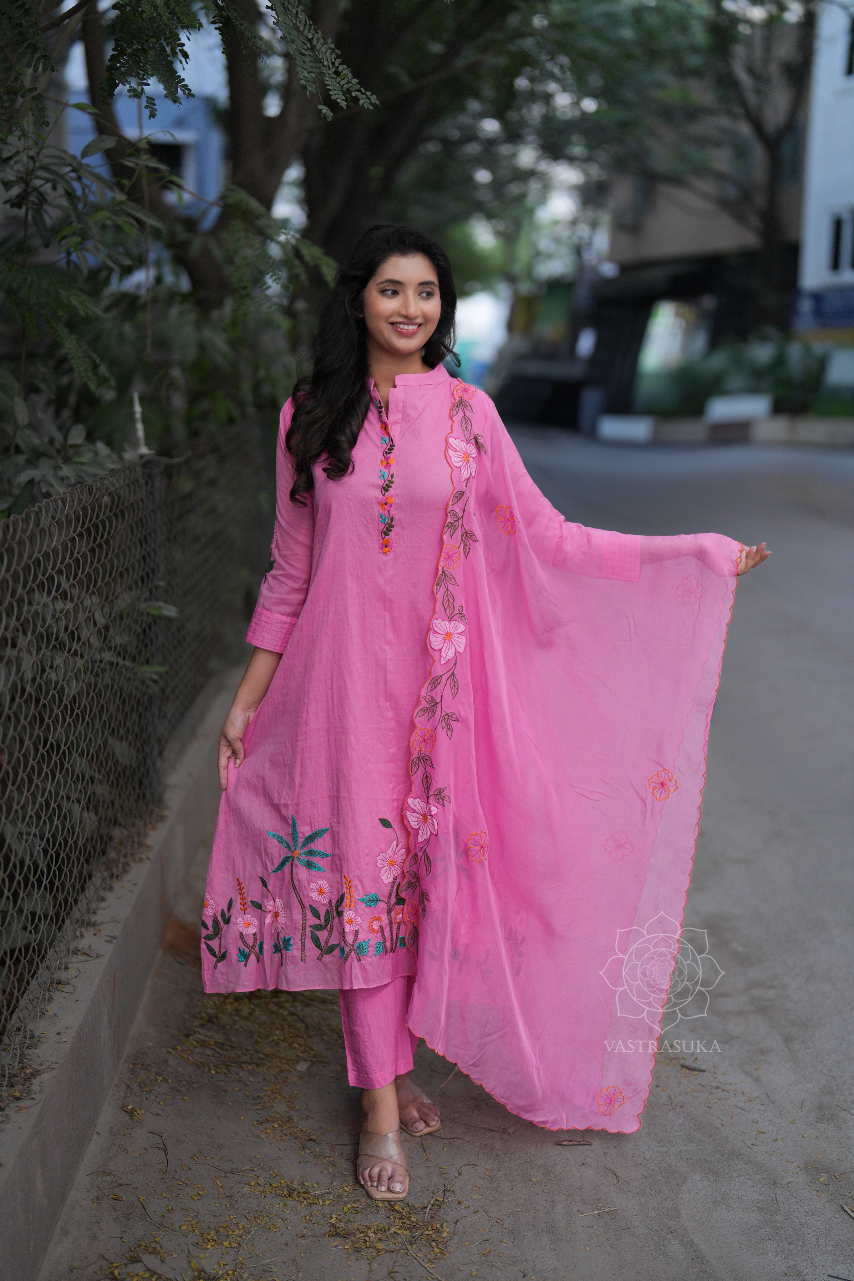 Rose pink mul chanderi Anarkali – Vastrasuka