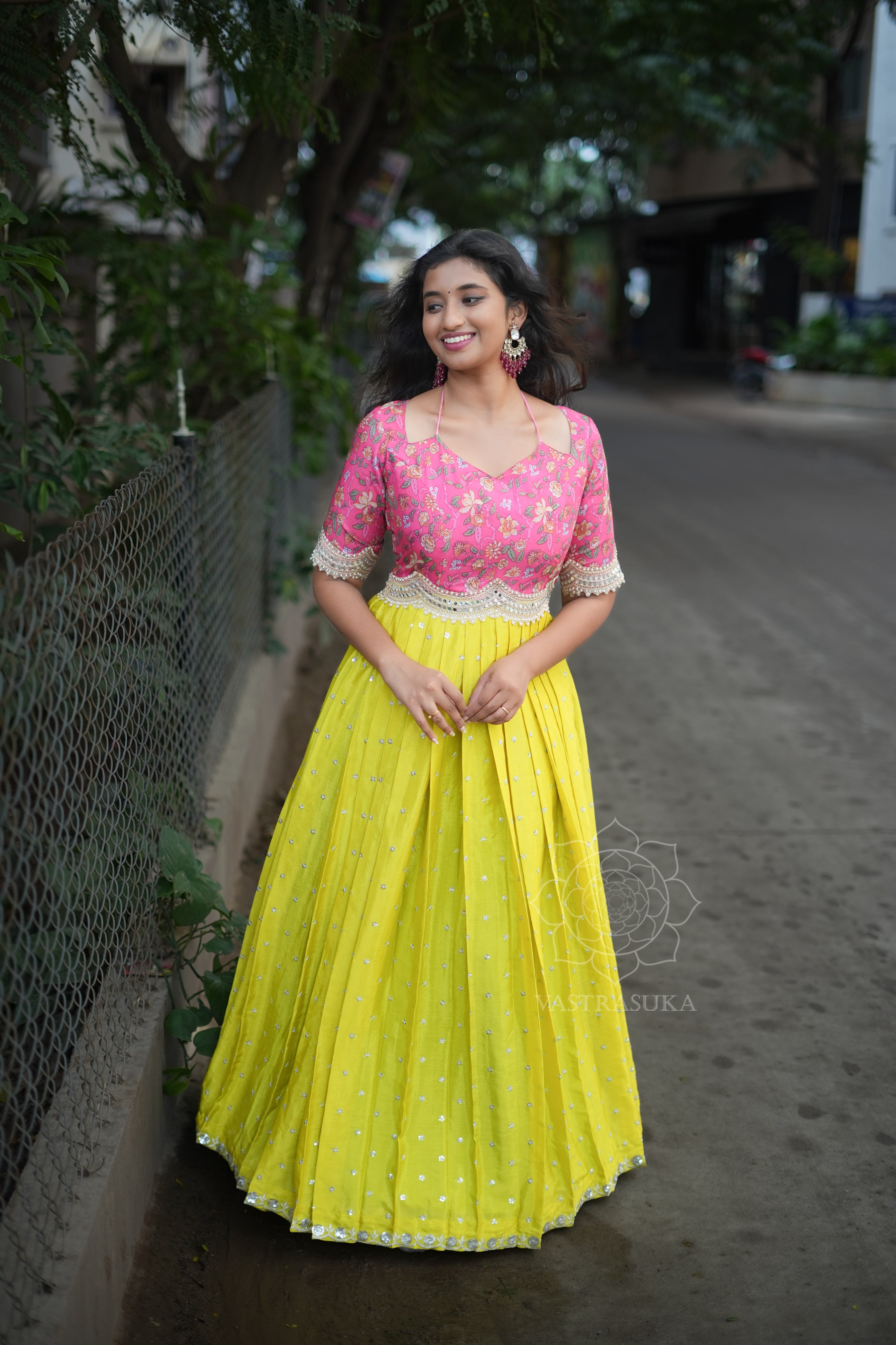 Olive pink pleated flora