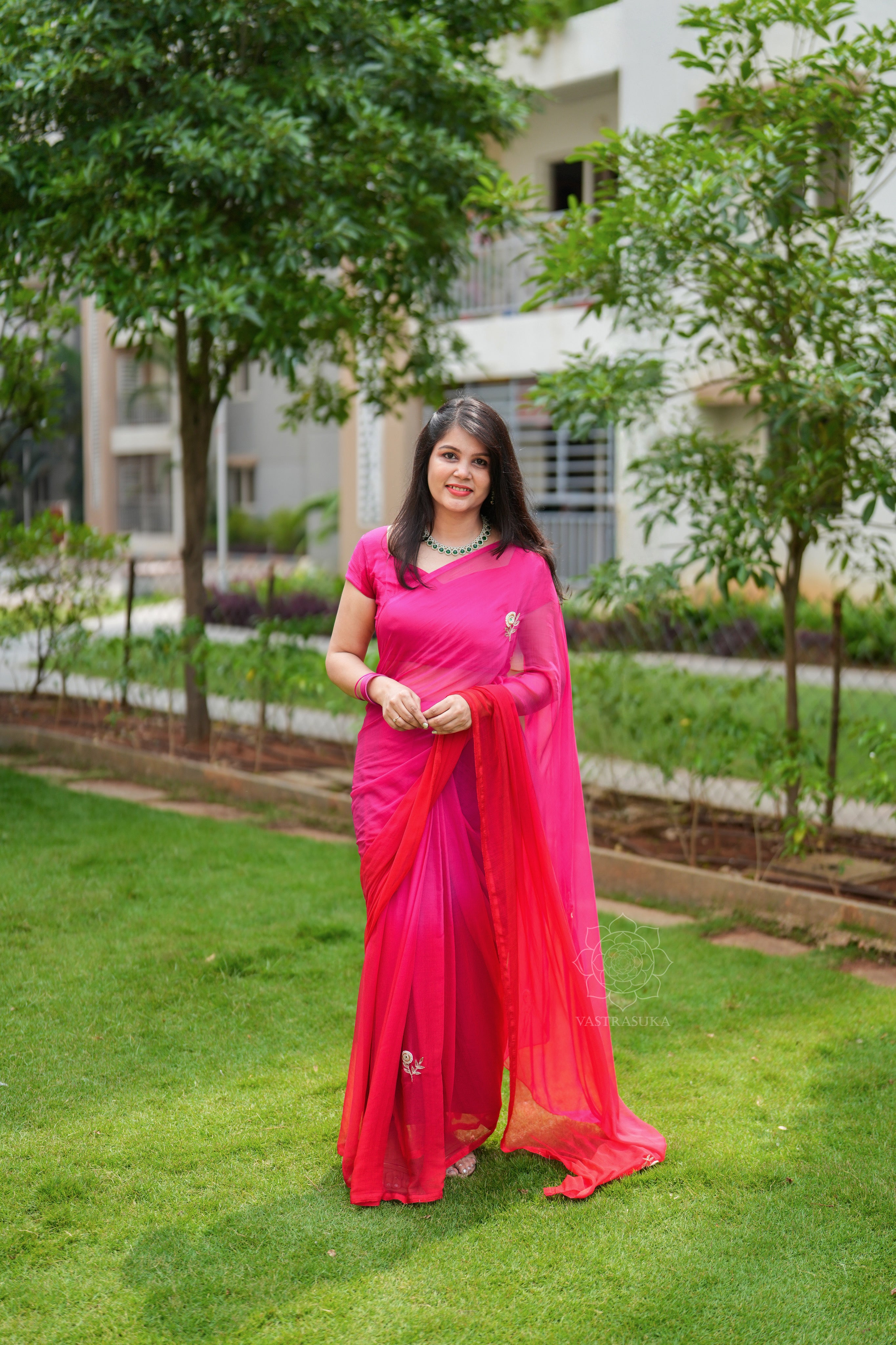 Red & pink ombré Chiffon Saree