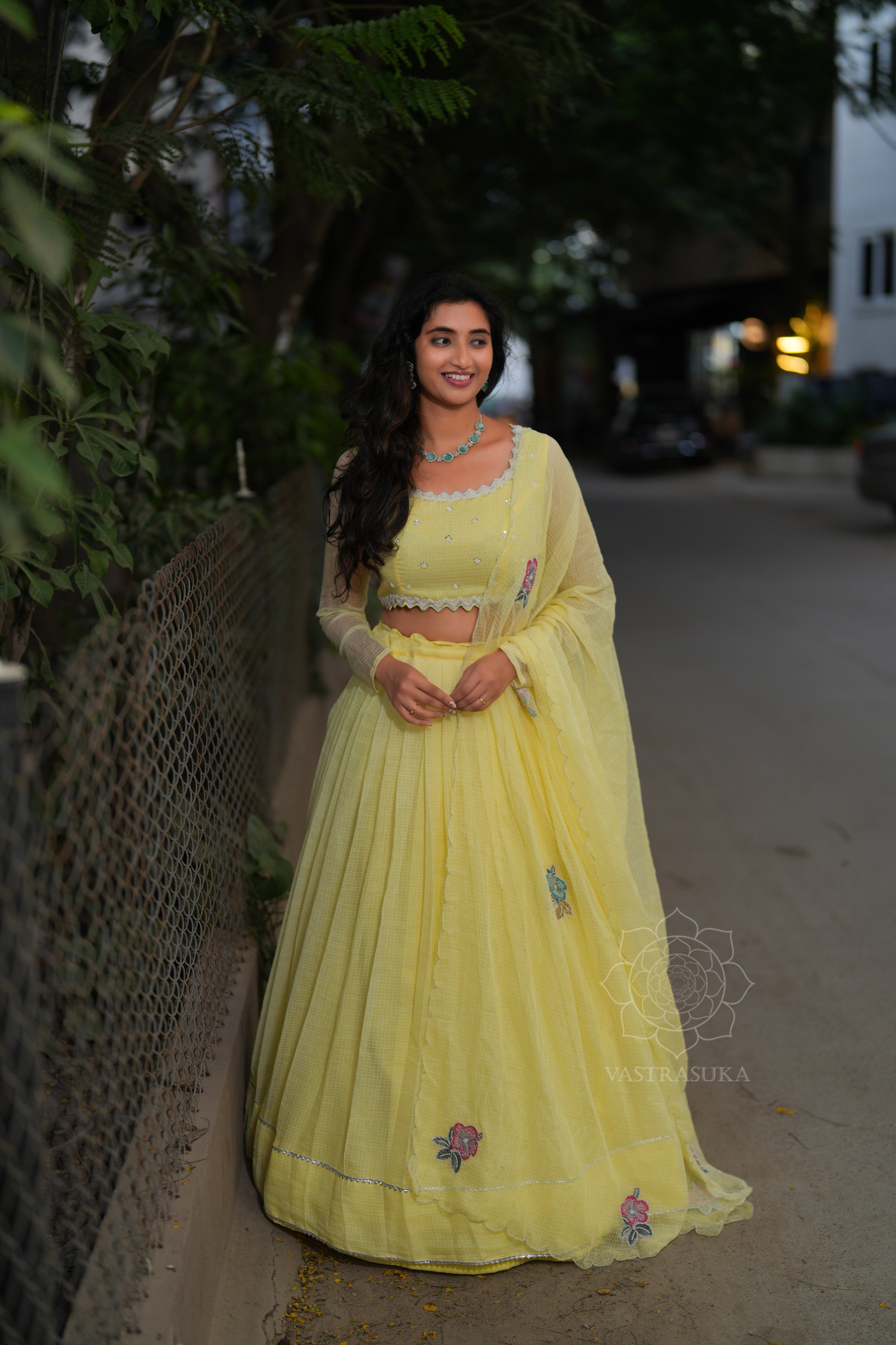 Mint yellow mandara