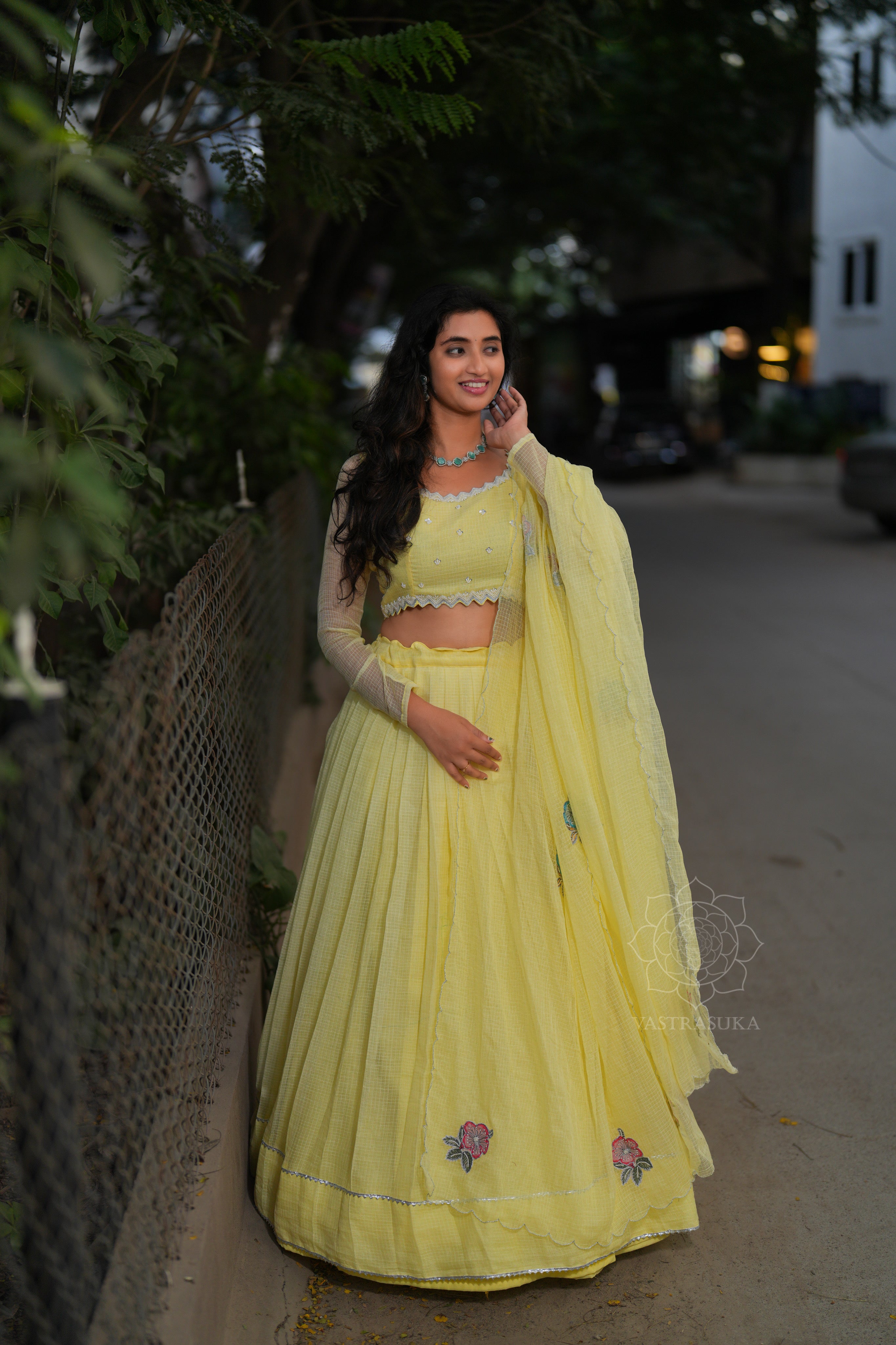 Mint yellow mandara