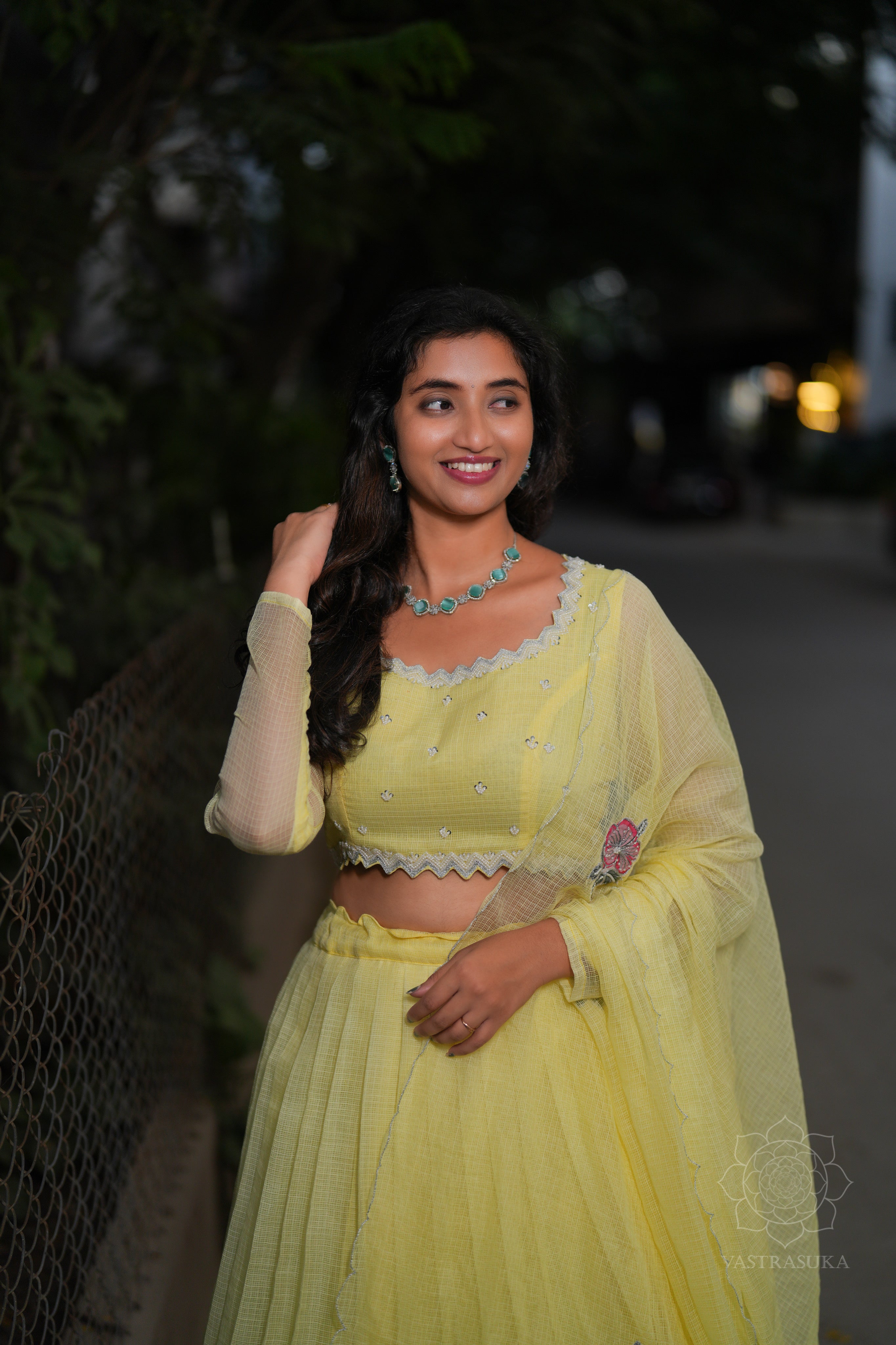 Mint yellow mandara